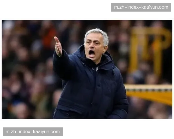 穆帅半场连换四人扭转颓势 阵容深度保障战术纠错能力